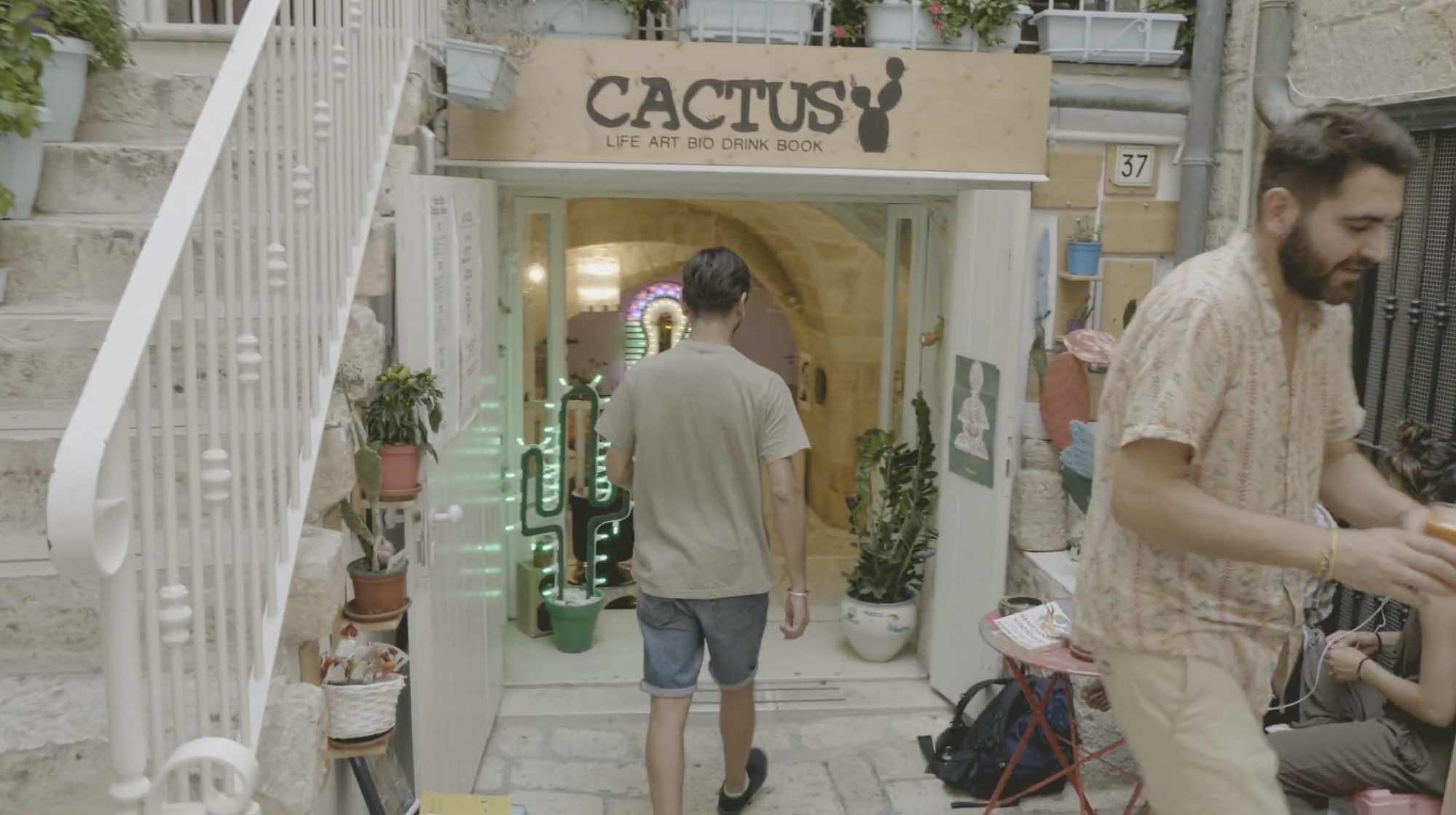 Imagen del video corporativo del bar cafe Cactus